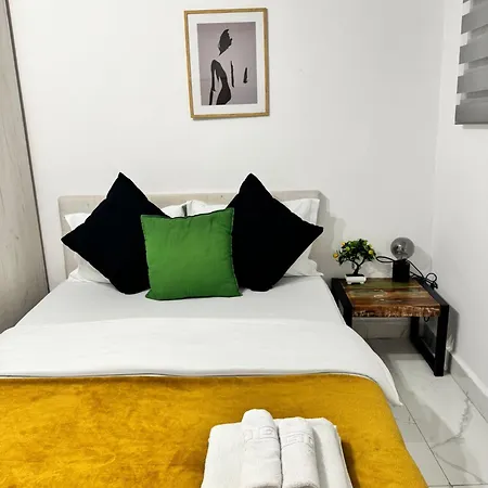 Daire Near The Center Two Bedrooms Floor Minus First