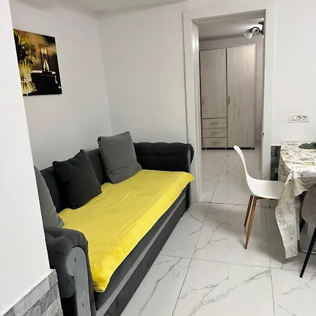 Near The Center Two Bedrooms Floor Minus First *