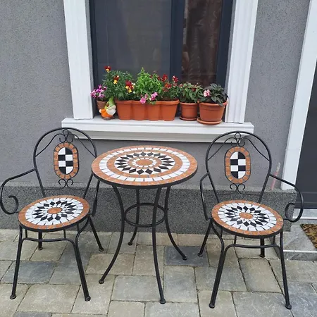 Appartement Near The Center Two Bedrooms Floor Minus First *