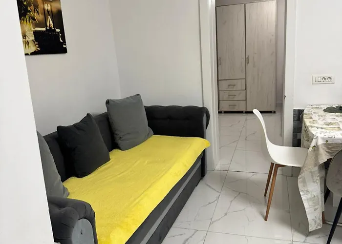 Near The Center Two Bedrooms Floor Minus First *