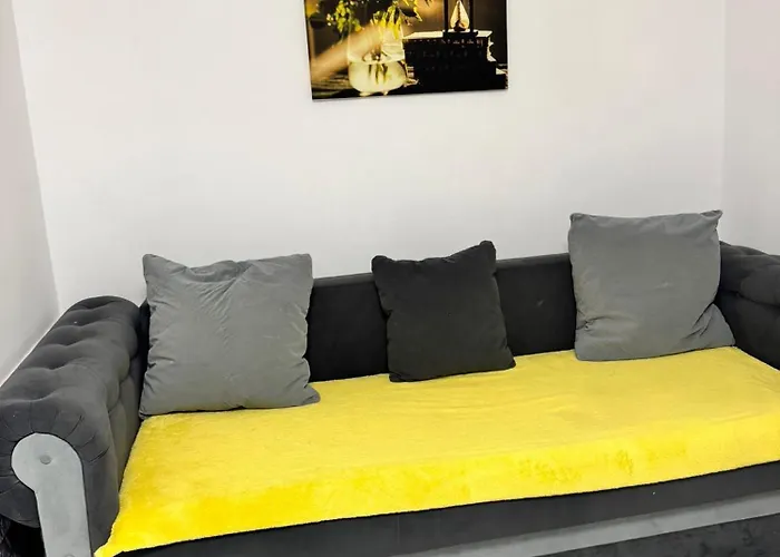 아파트 Near The Center Two Bedrooms Floor Minus First