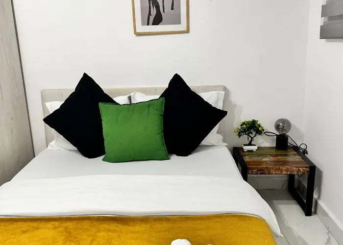 아파트 Near The Center Two Bedrooms Floor Minus First