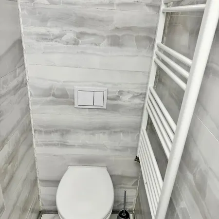 Near The Center Two Bedrooms Floor Minus First *